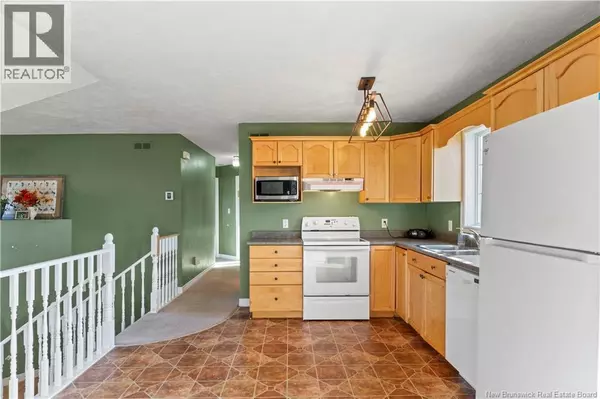 Moncton, NB E1E4S2,24 Aral Court