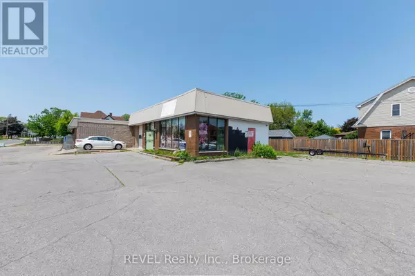 Niagara Falls (downtown), ON L2E2S4,4957 Bridge ST North #Unit 1
