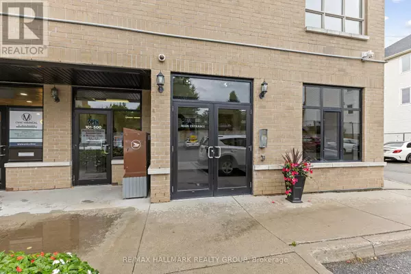 Ottawa, ON K2J3G5,500 Claridge DR #206
