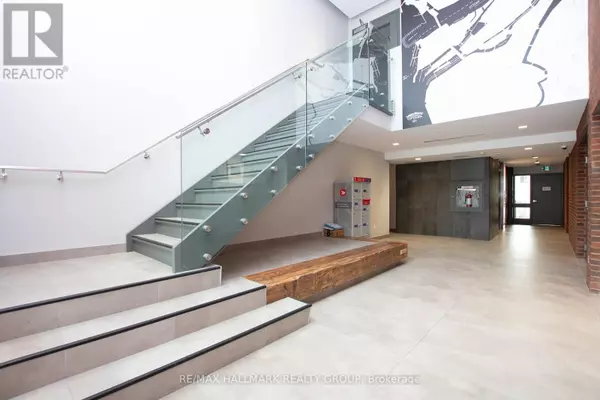 Ottawa, ON K1R0E1,320 Miwate Private #314