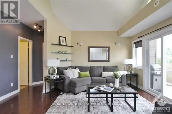 Ottawa, ON K2J5V1,137 HARTHILL WAY #E
