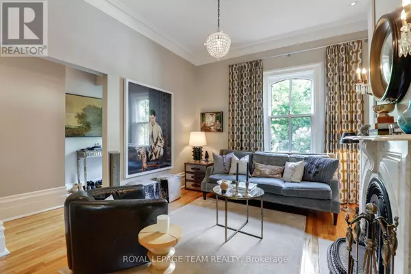 Ottawa, ON K1M2B5,161 MACKAY STREET