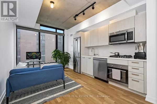 203 Catherine ST #206, Ottawa, ON K2P1J5