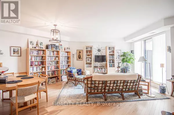 Ottawa, ON K2P1A3,320 Mcleod ST #503