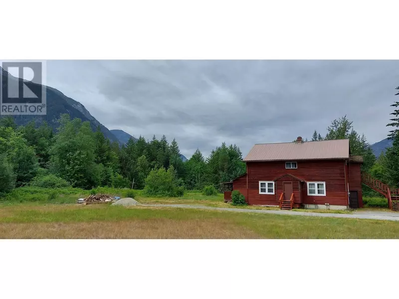 2335 MACKENZIE 20 HIGHWAY, Bella Coola, BC V0T1H0