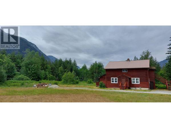 2335 MACKENZIE 20 HIGHWAY, Bella Coola, BC V0T1H0