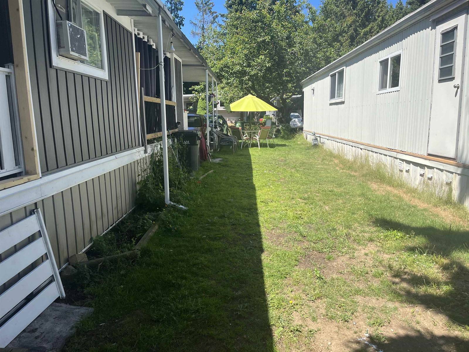 Surrey, BC V3W5Y4,7790 KING GEORGE BOULEVARD . #16