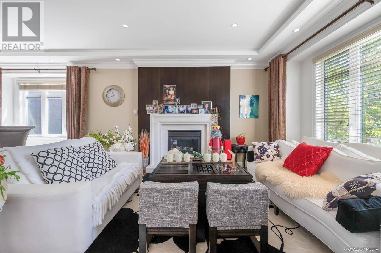 Vancouver, BC V6P1V9,1041 W 58TH AVENUE