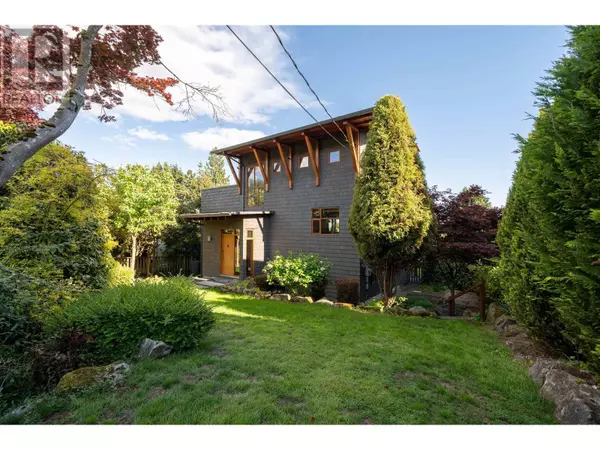 West Vancouver, BC V7V2H8,2436 MATHERS AVENUE