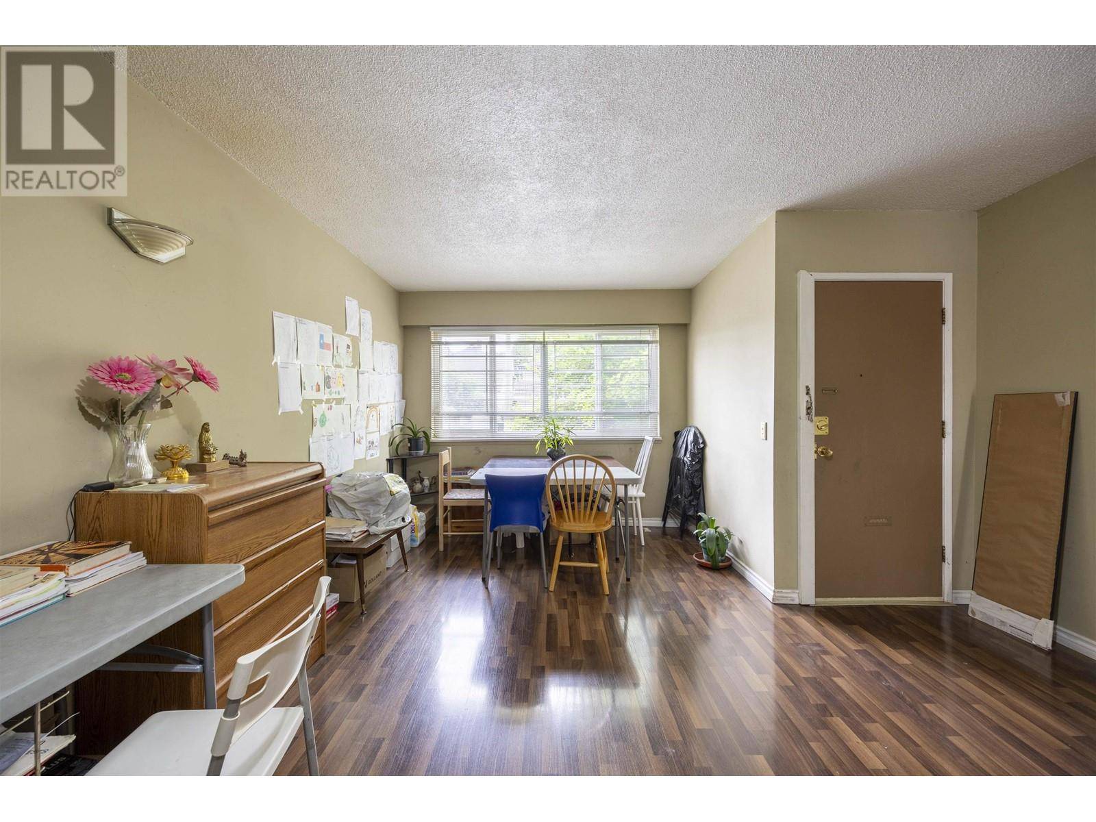Vancouver, BC V5N4J6,4005 ALICE STREET
