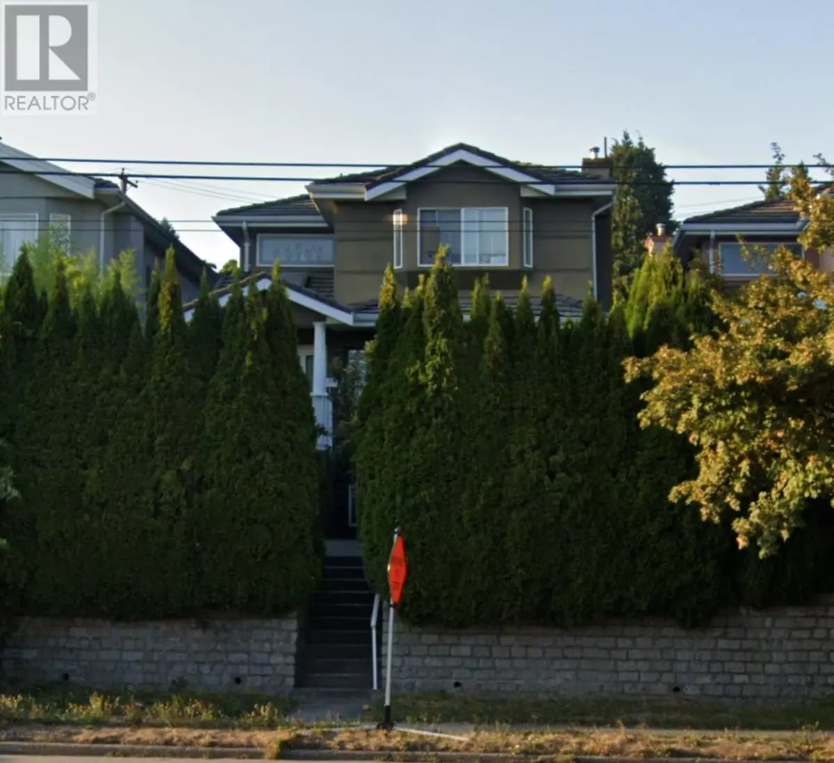 Vancouver, BC V5M1Z2,2945 E BROADWAY