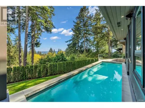 West Vancouver, BC V7V3K3,3954 BAYRIDGE COURT