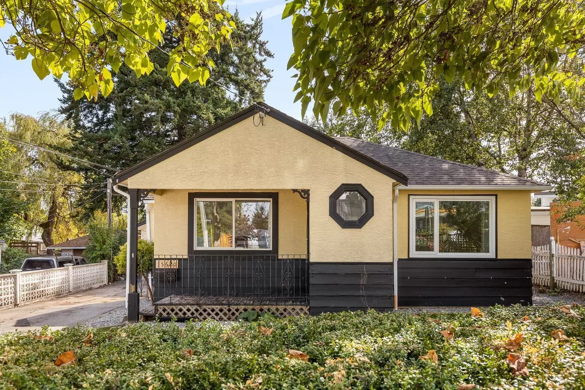 White Rock, BC V4B2R8,15620 RUSSELL AVENUE