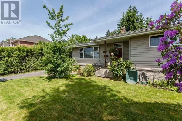 Coquitlam, BC V3K2A6,923 QUADLING AVENUE