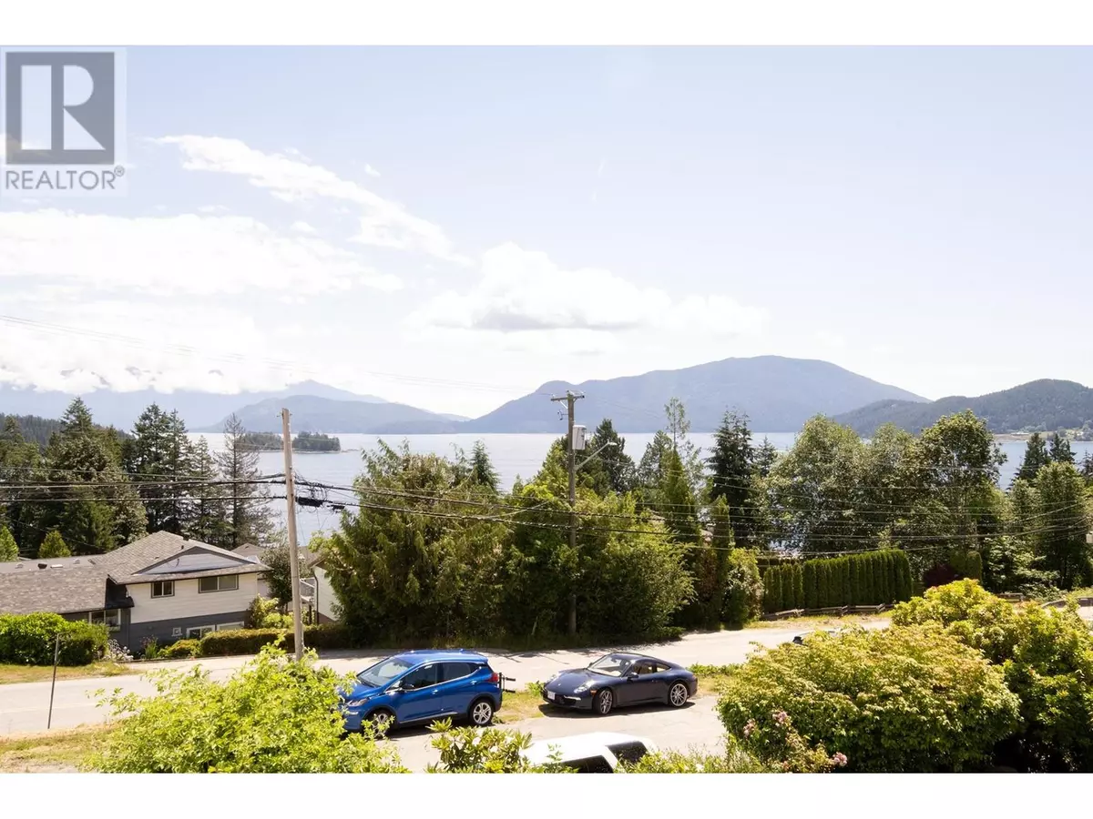 Gibsons, BC V0N1V6,1503 LANGDALE ROAD