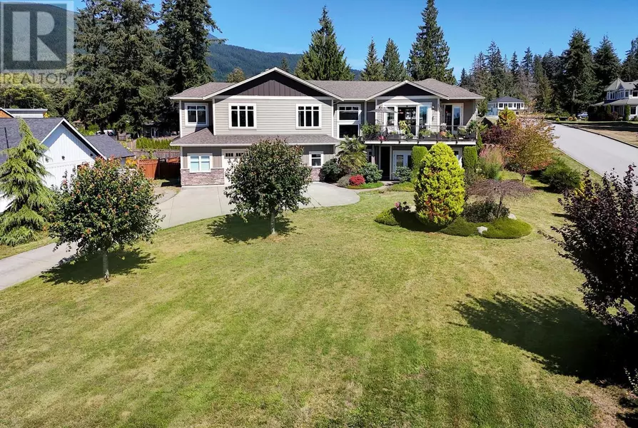 1464 SUNSET PLACE, Gibsons, BC V0N1V5