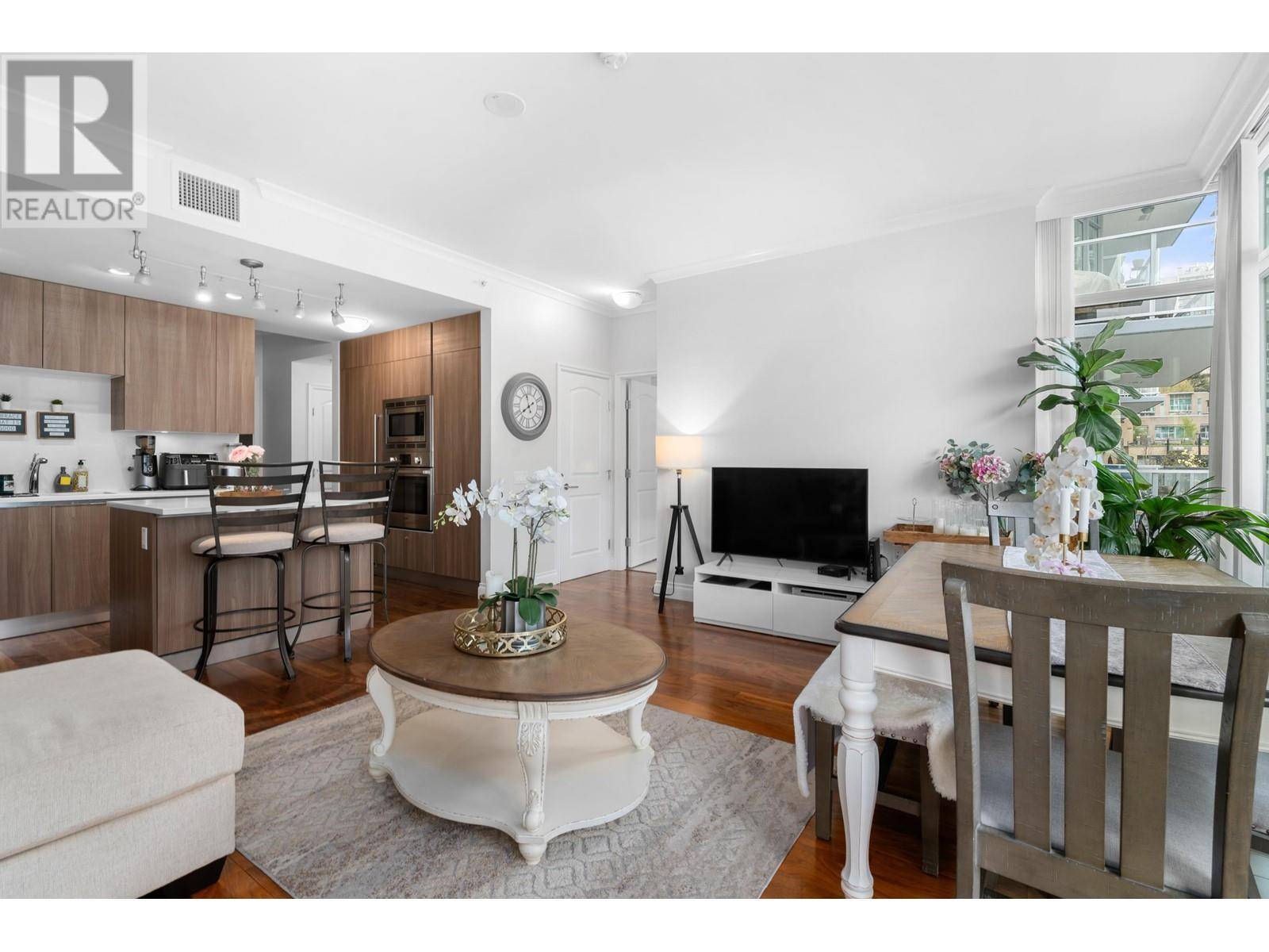 North Vancouver, BC V7L0G1,175 VICTORY SHIP WAY #204