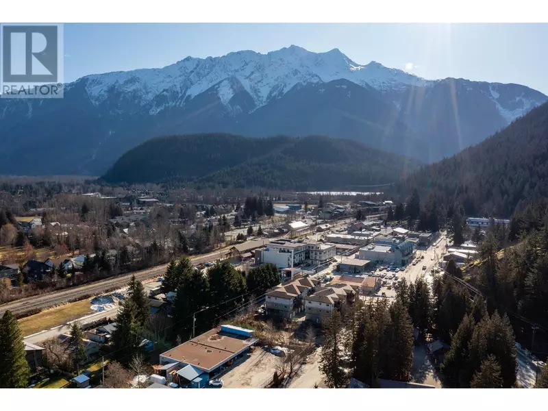 7454 PROSPECT STREET, Pemberton, BC V0N1L0