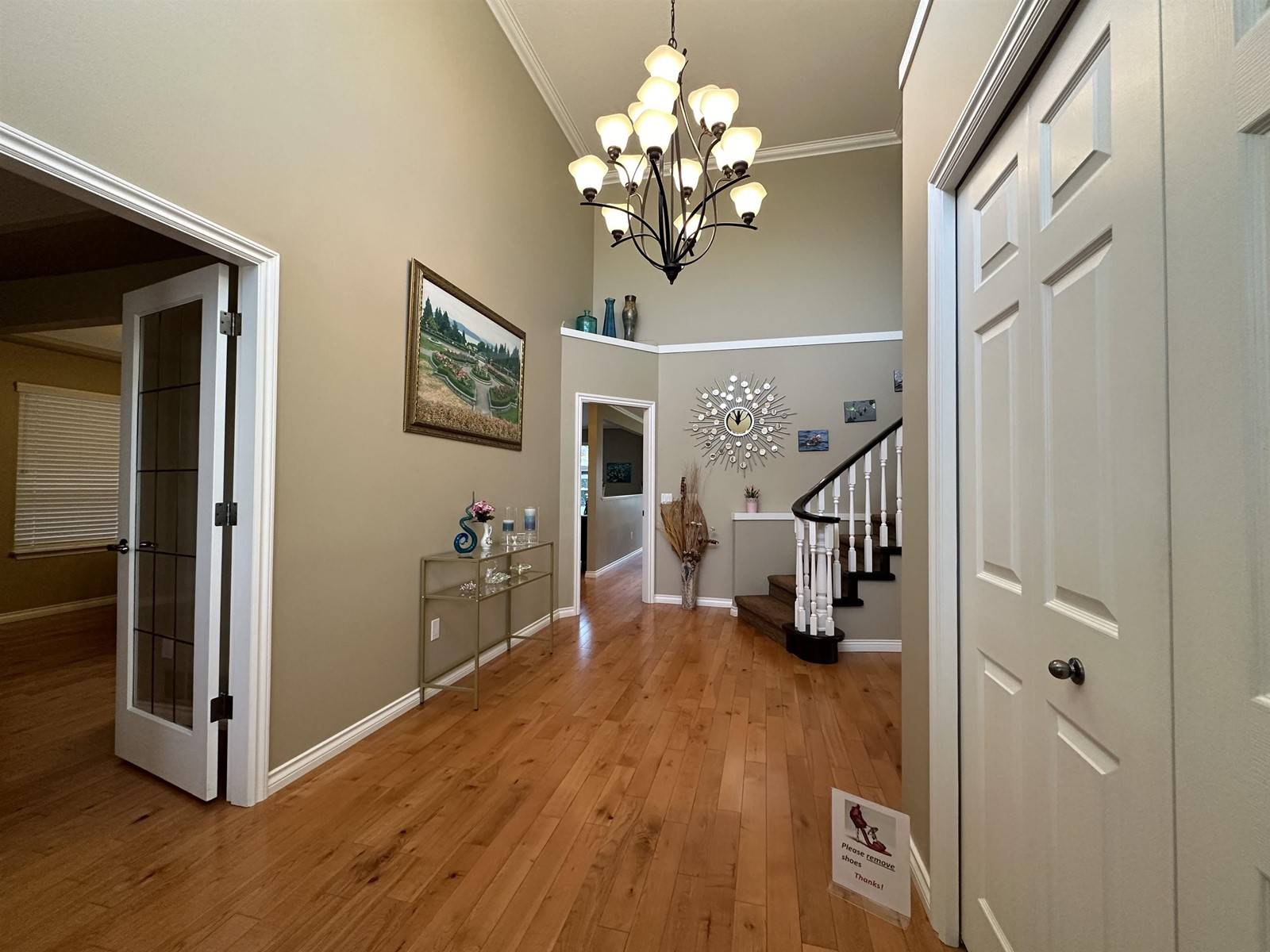 Surrey, BC V4A9J2,14897 22 AVENUE