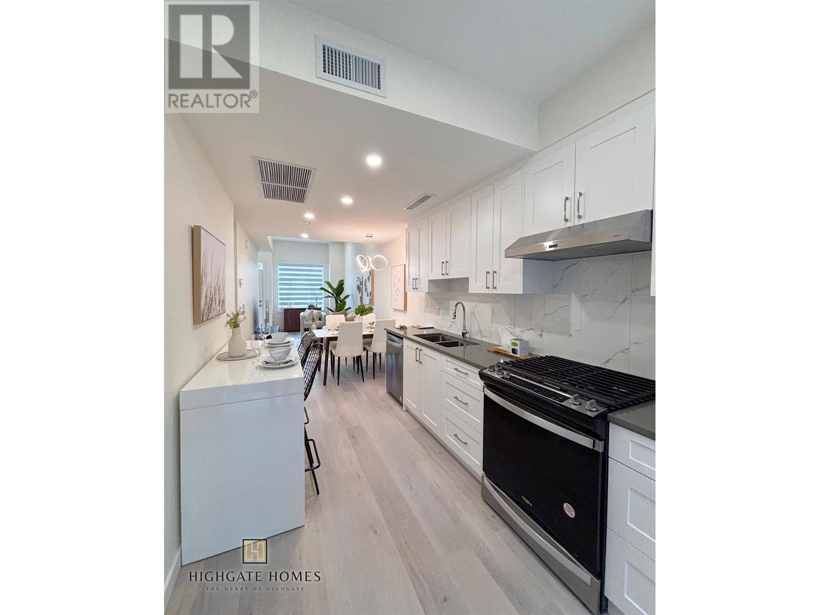 Burnaby, BC V5E0C7,6929 BALMORAL ST #11
