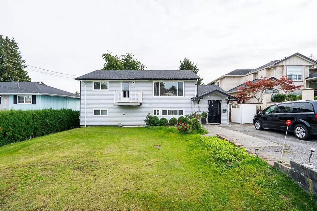 Surrey, BC V3V1B3,13376 89A AVENUE