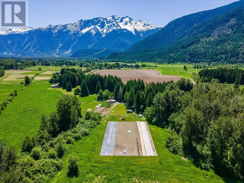 7700 PEMBERTON MEADOWS ROAD, Pemberton, BC V0N2L2