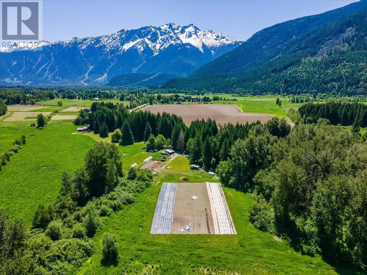 Pemberton, BC V0N2L2,7700 PEMBERTON MEADOWS ROAD