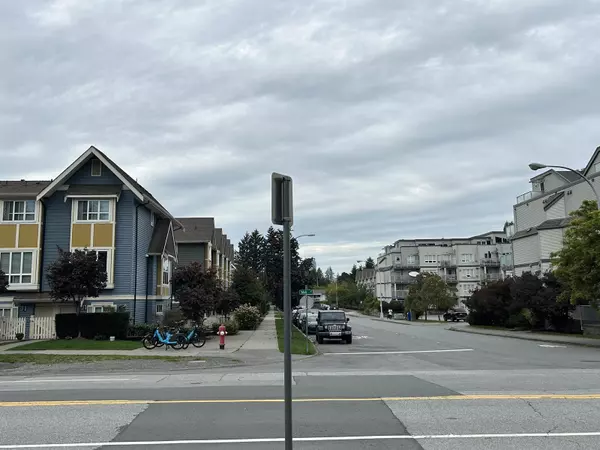 Surrey, BC V3T4V3,10294 144 STREET