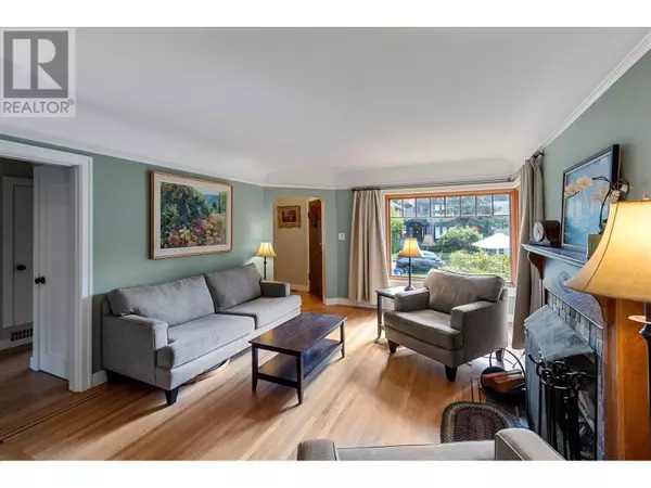 Vancouver, BC V6R3B1,4477 W 15TH AVENUE