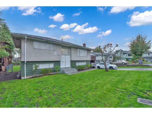 Surrey, BC V3V5R5,9276 133A STREET