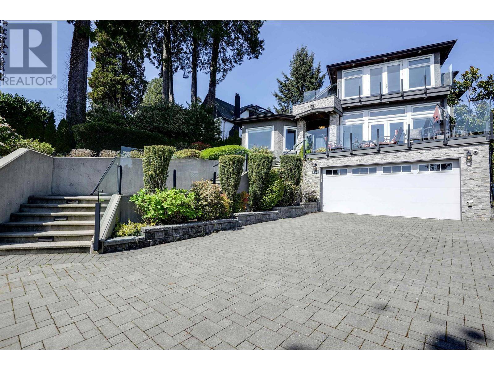 West Vancouver, BC V7V2G1,2567 LAWSON AVENUE