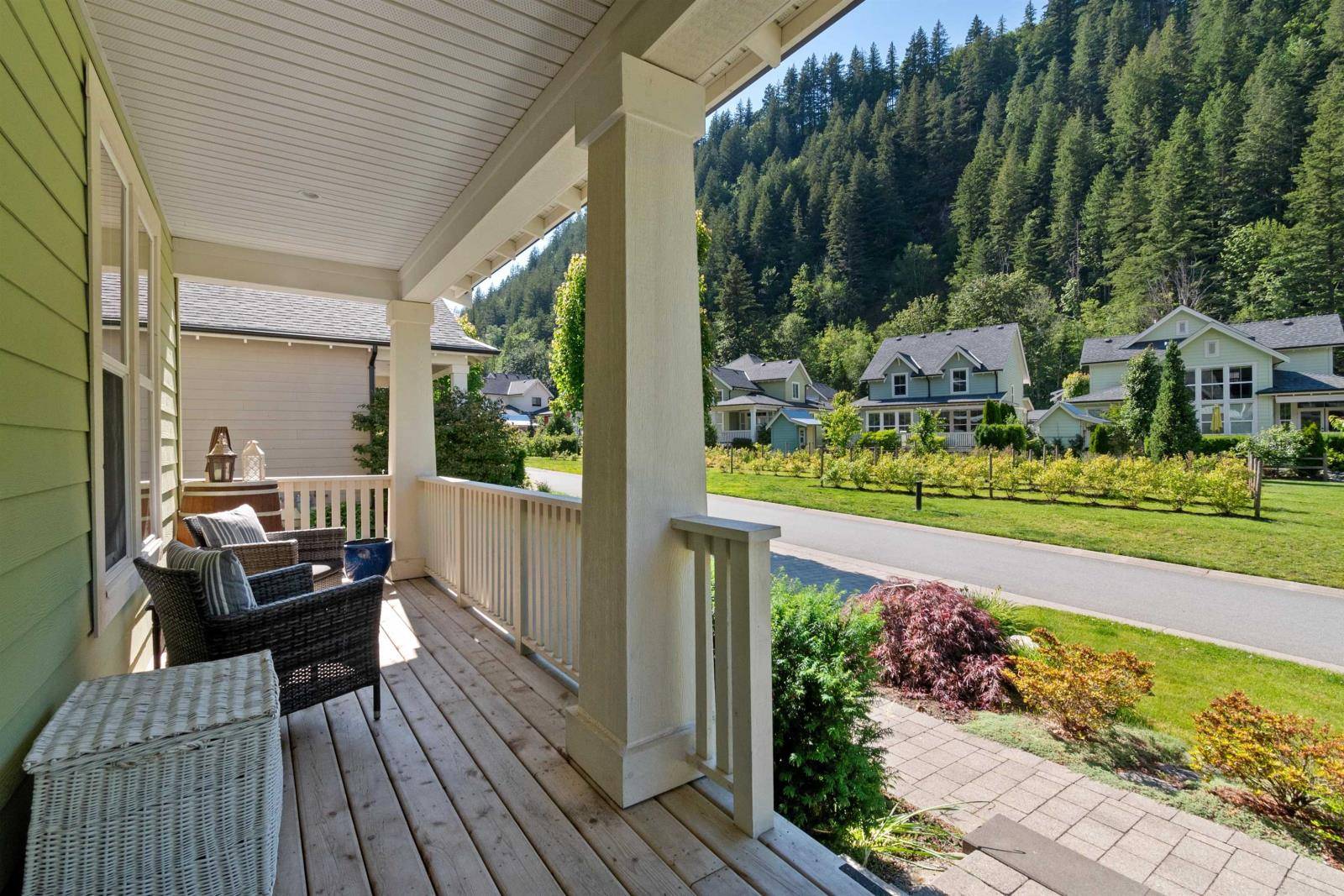 Lindell Beach, BC V2R0Z4,43350 WATER MILL WAY|Cultus Lake South