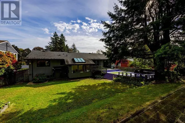 North Vancouver, BC V7J2T4,1427 APPIN ROAD