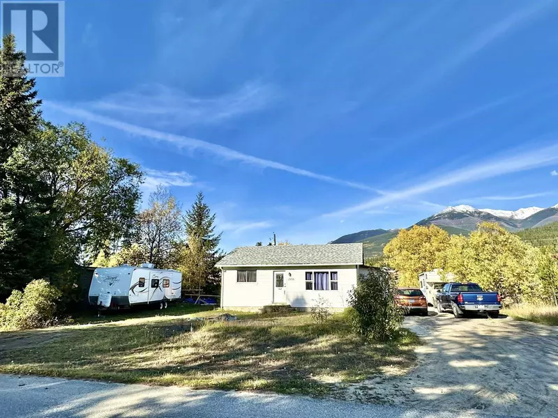 1036 7TH AVENUE, Valemount, BC V0E2Z0