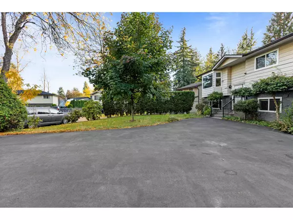 Surrey, BC V3R6Z6,9127 146A STREET