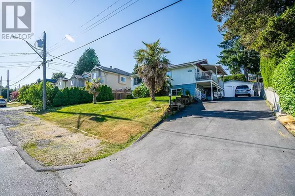 Coquitlam, BC V3K2P2,1219 HAMMOND AVENUE