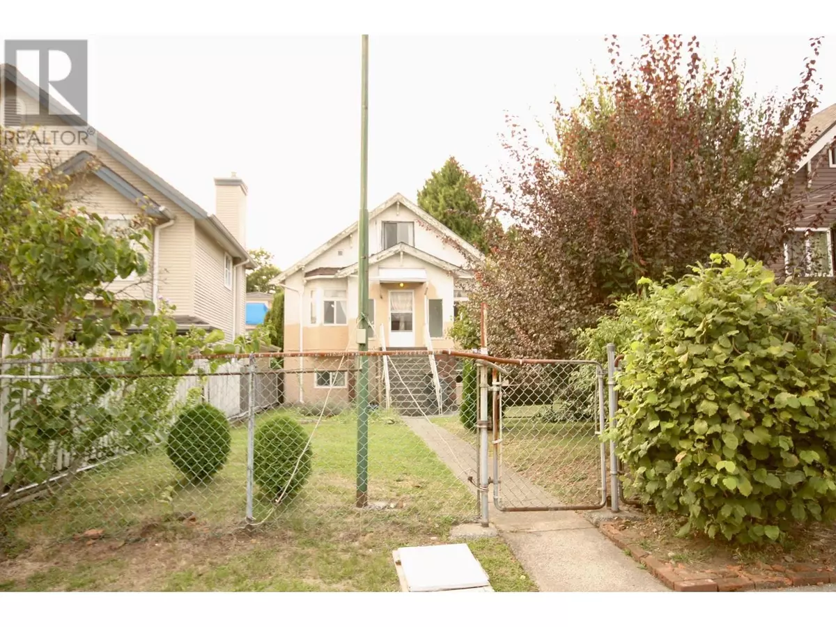 Vancouver, BC V5R3Z2,5011 CHATHAM STREET