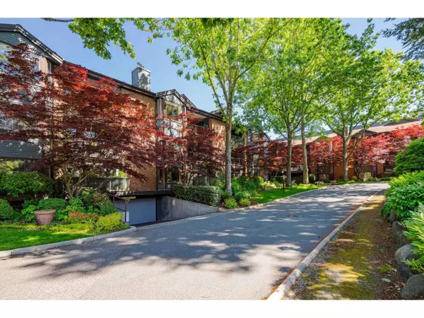 Surrey, BC V4A8Y6,15300 17 AVE #102