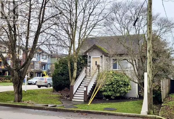 204 WOOD STREET, New Westminster, BC V3M5K4