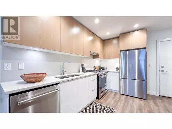 North Vancouver, BC V7L1Y7,128 East 8TH ST #208