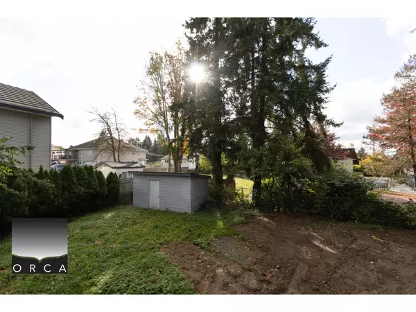 Surrey, BC V3R6W9,15008 88A #(2BR)