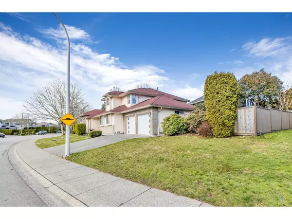 Surrey, BC V3W0Z8,14277 84A AVENUE