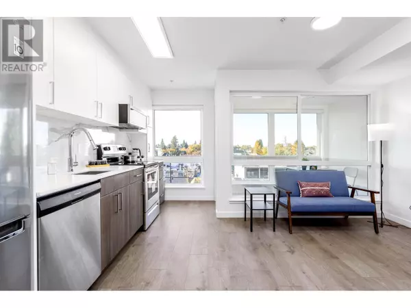 Vancouver, BC V5R5H3,2551 KINGSWAY #301