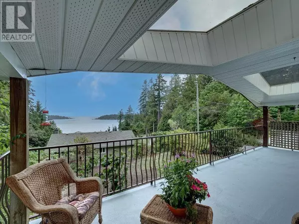 5446 WAKEFIELD ROAD, Sechelt, BC V7Z0T1