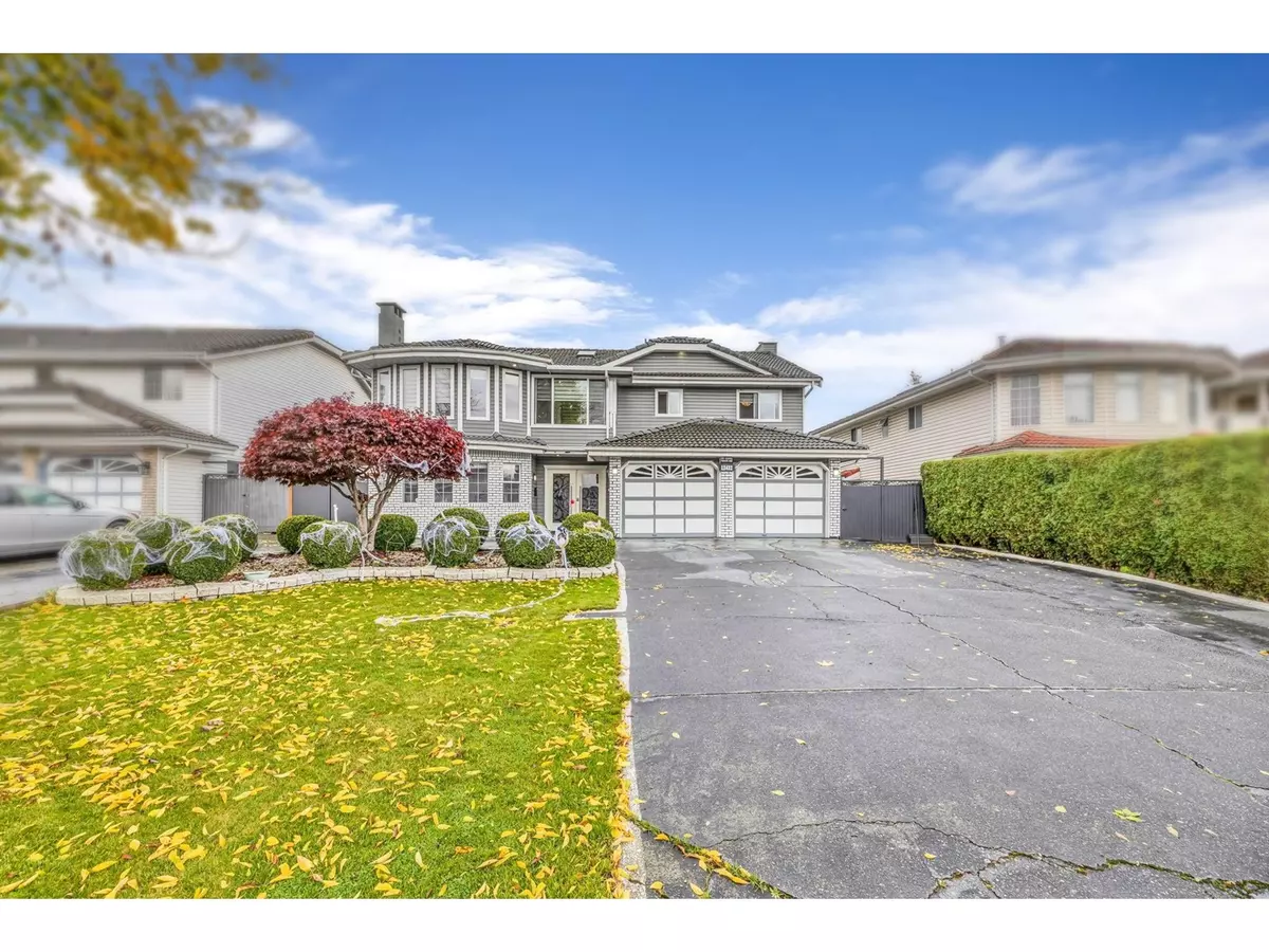 Surrey, BC V3W0R5,12432 75 AVENUE