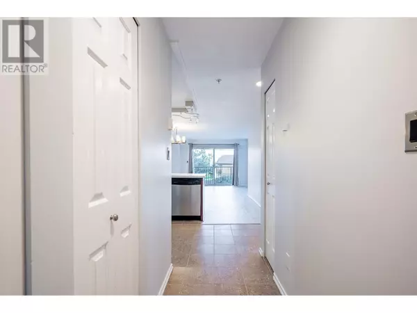 Vancouver, BC V5Z1S5,633 West 16TH AVE #208