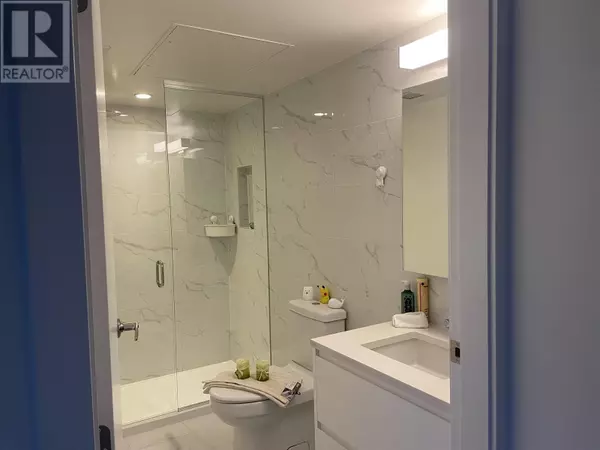 Vancouver, BC V5X0J8,8138 FRASER ST #210