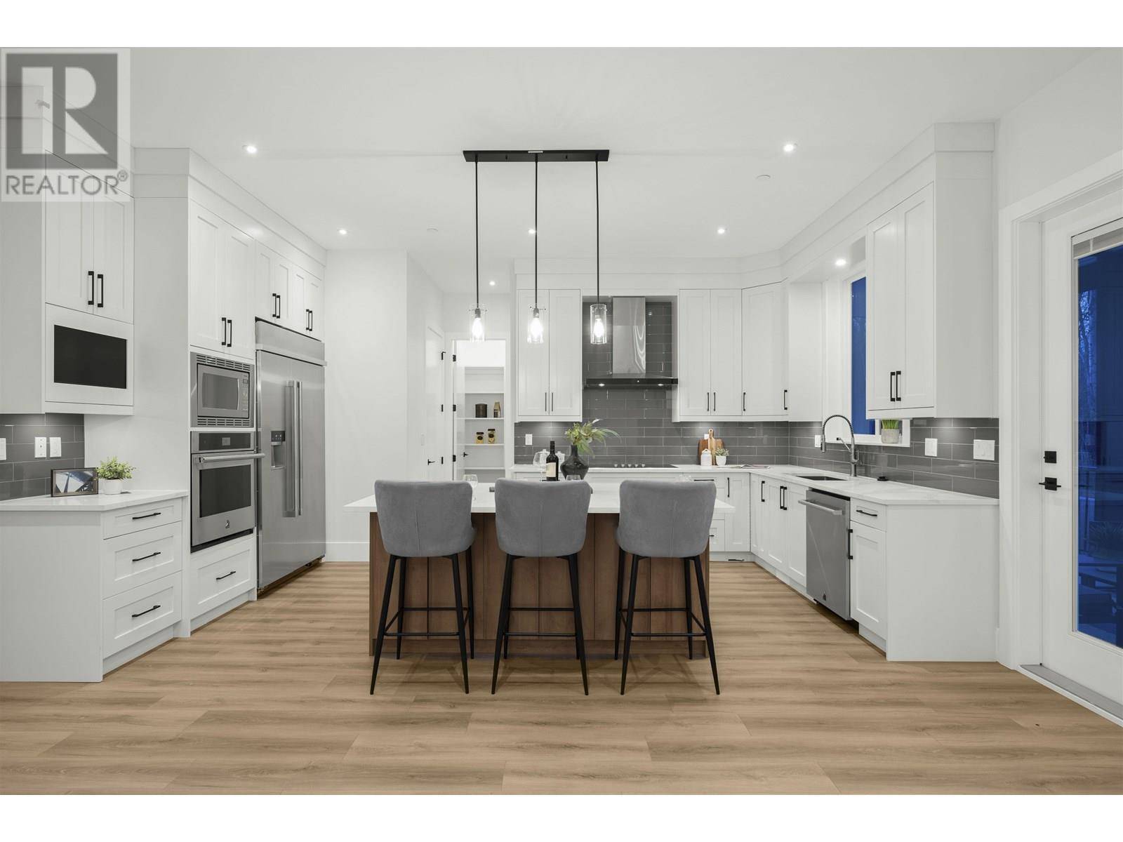Maple Ridge, BC V2W1H5,11018 243B STREET
