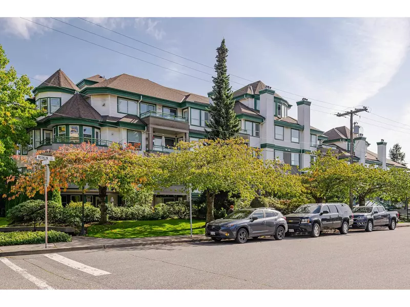 1576 MERKLIN #104, White Rock, BC V4B5K2