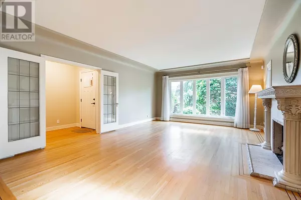 West Vancouver, BC V7V2B1,2341 JEFFERSON AVENUE